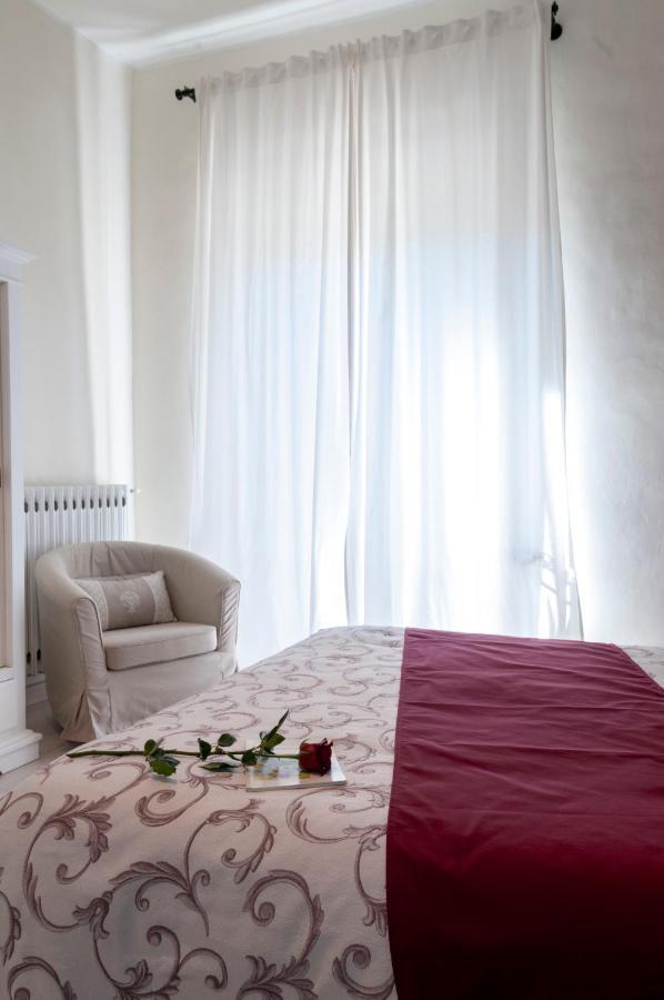 Bed and Breakfast Le Finestre Sulla Piazza Boiano Экстерьер фото